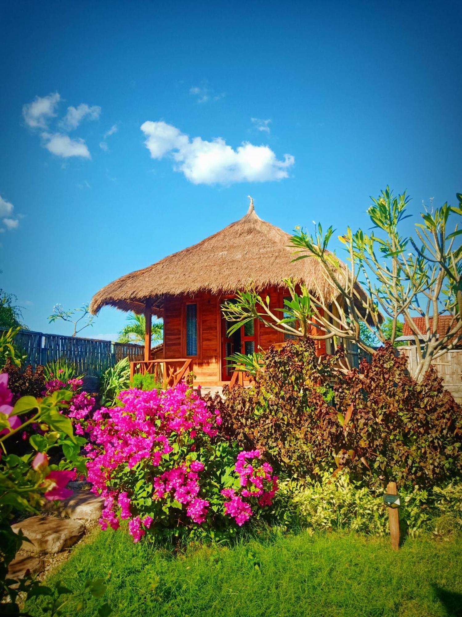 Umah Kayu 2-Menjangan Homestay Banyuwedang Exterior foto
